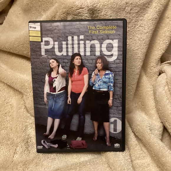 Pulling The Complete First Season (DVD 2009) - Picture 1 of 4